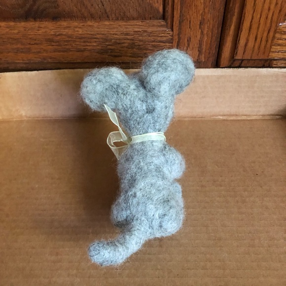 Handmade, needle felted, freestanding mouse - Picture 3 of 5